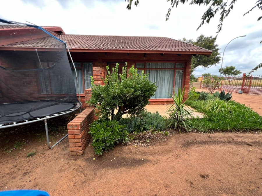 3 Bedroom Property for Sale in Lourierpark Free State